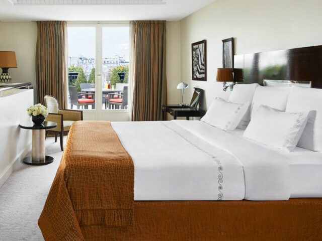 Hôtel Plaza Athénée, Dorchester Collection